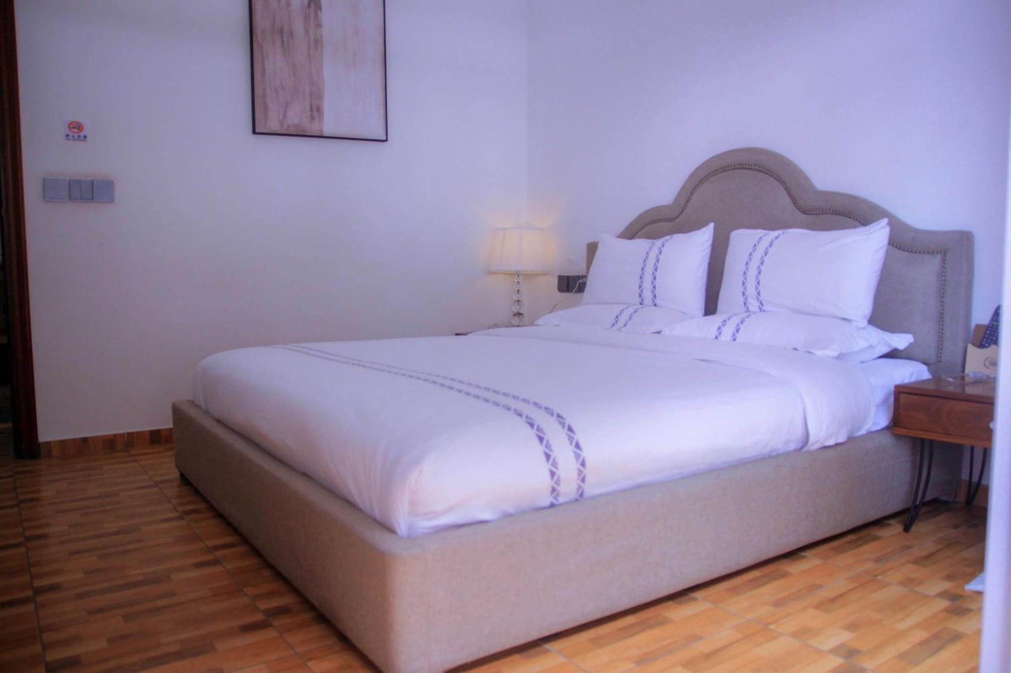 H&H Hotel Kinshasa Ngoại thất bức ảnh