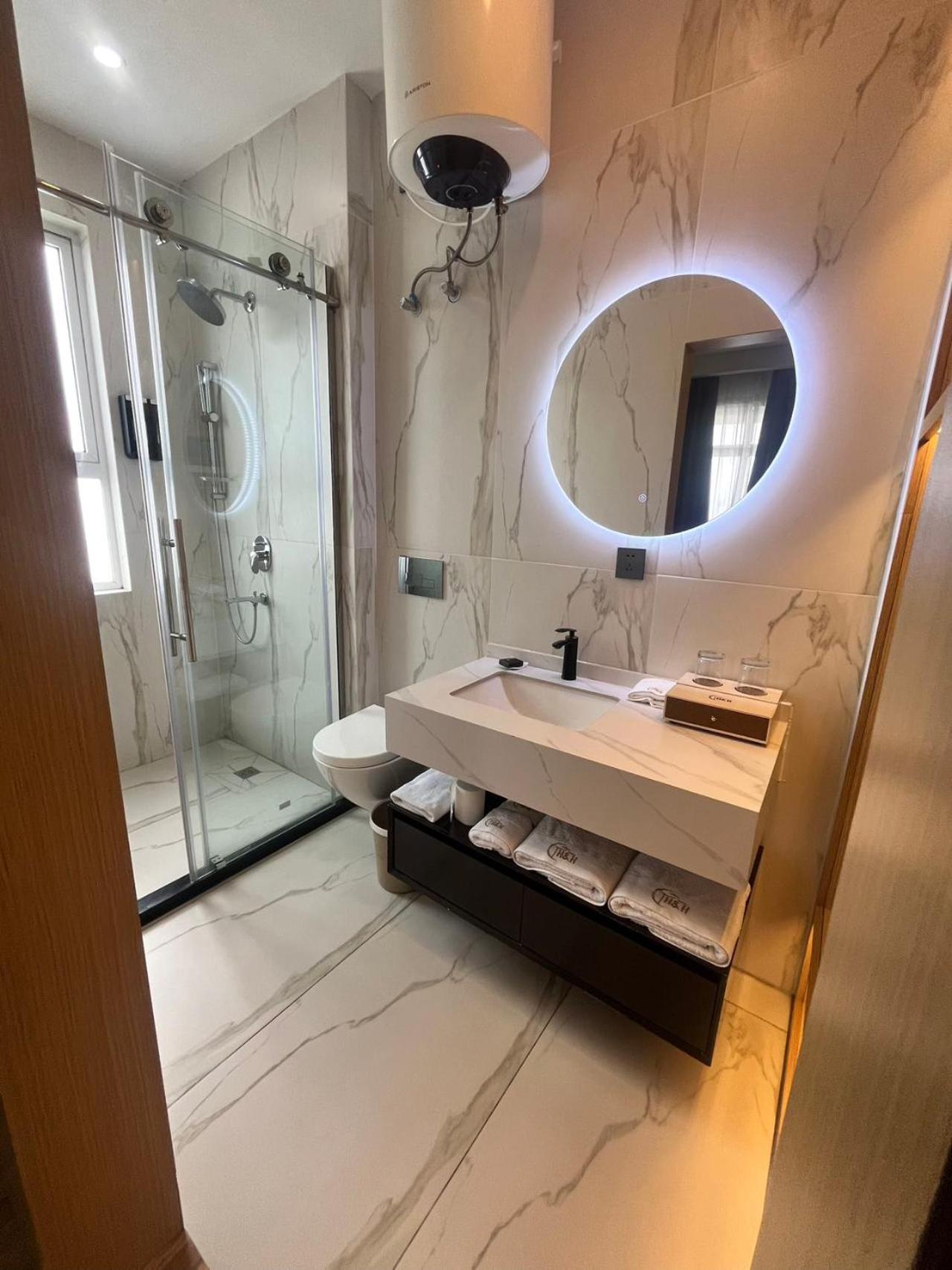 H&H Hotel Kinshasa Ngoại thất bức ảnh